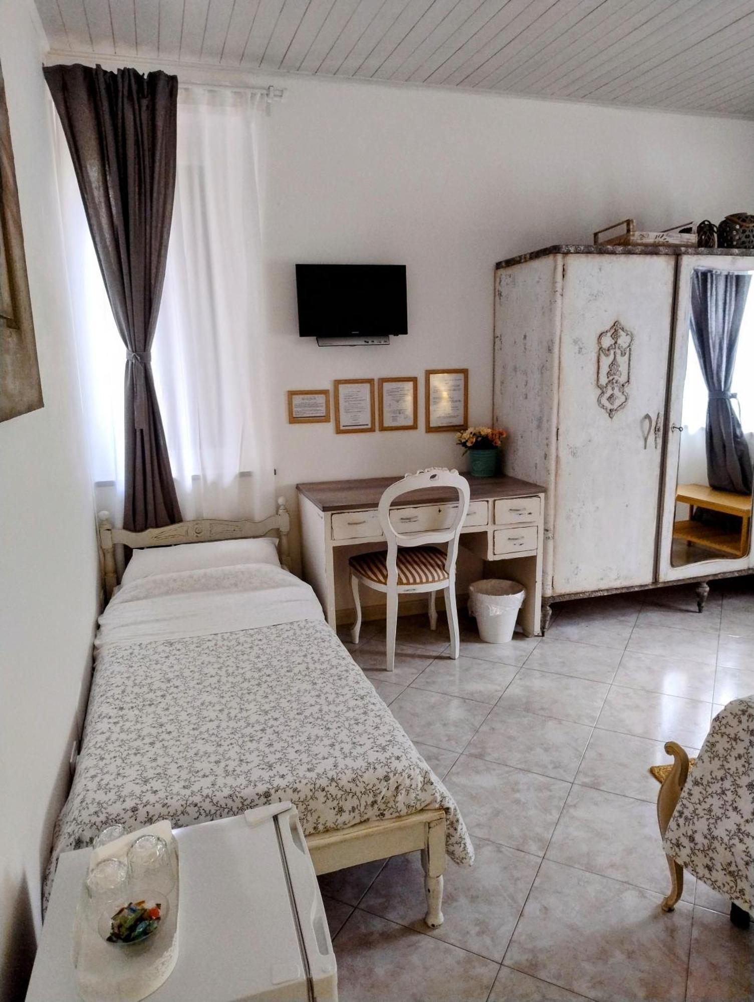 Grotta Dei Puntali B&B Carini Room photo